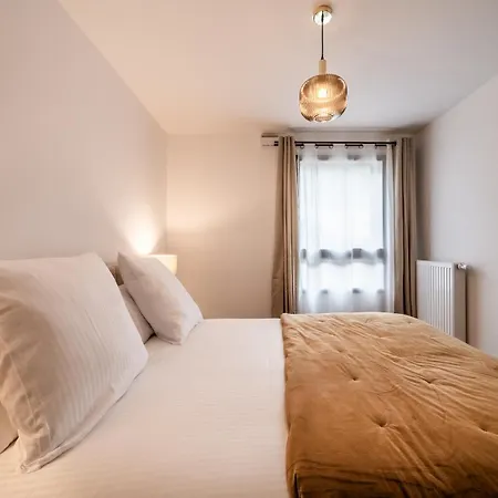 Apartament Dolmen - By Emerald
